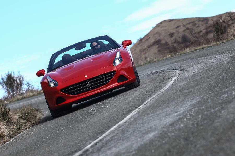  Ferrari California T HS 2016 года  (фото 14 из 34)